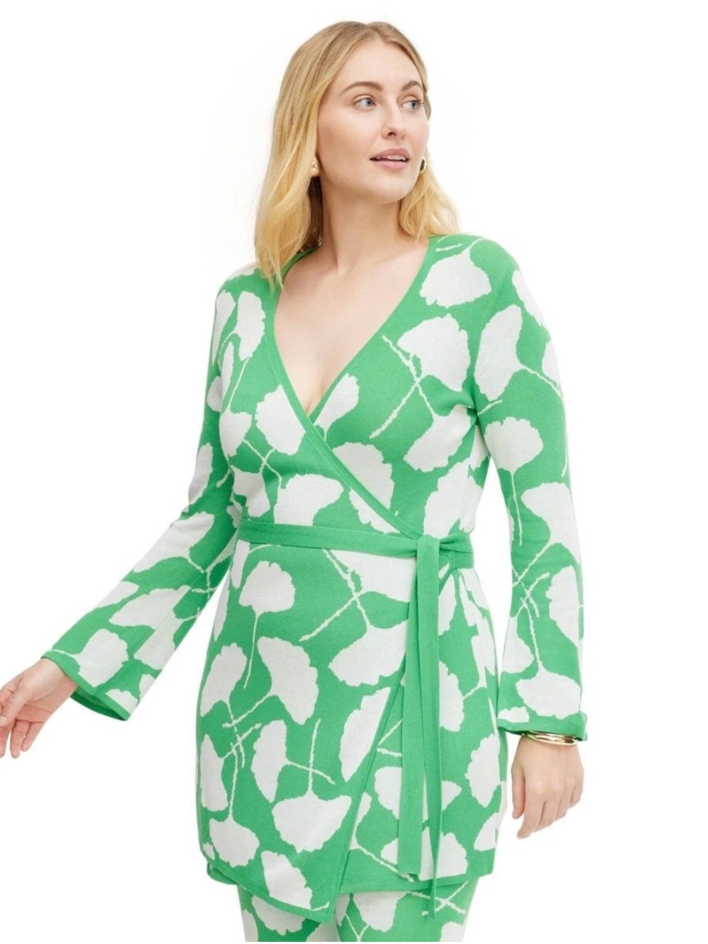 DVF Diane Von Furstenberg X Target  NWT V-Neck Ginkgo Green Sweater XXS